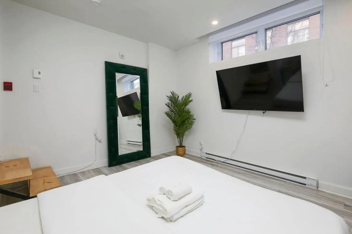 Apartment Delightful 2Br In Village Downtown Zh1 Montreal