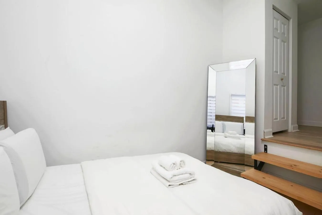 Delightful 2Br In Village Downtown Zh1 Montreal Apartment